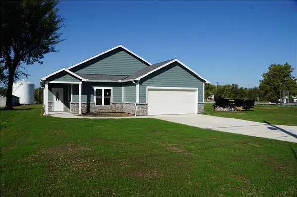 703 N Jefferson ST, Spring Hill, KS 66083