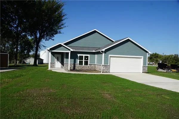 703 N Jefferson ST, Spring Hill, KS 66083