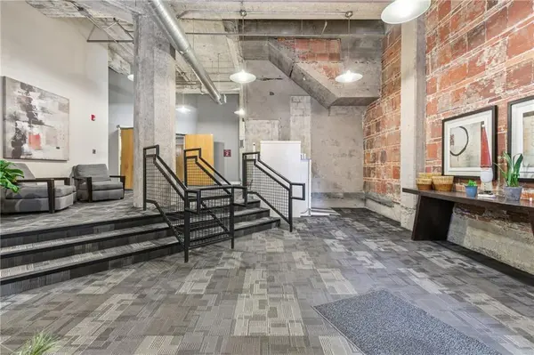 321 W 7th ST #402, Kansas City, MO 64105