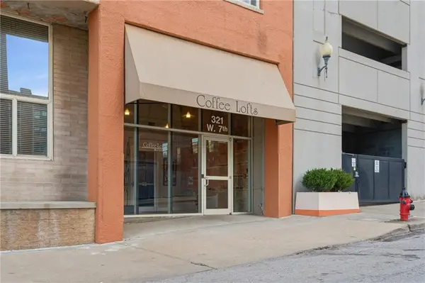 321 W 7th ST #402, Kansas City, MO 64105