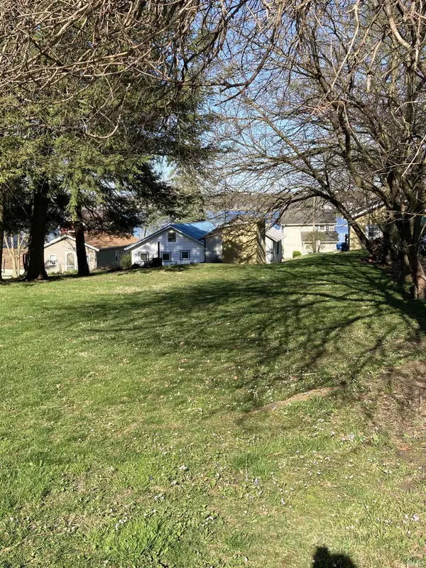 475 Lane 221 Hamilton Lake ***, Hamilton, IN 46742