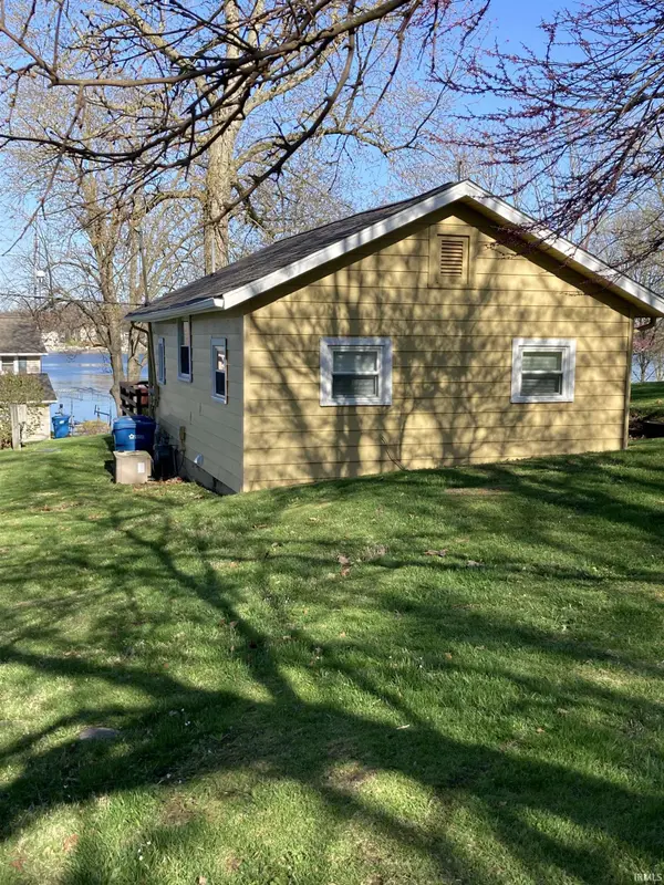 475 Lane 221 Hamilton Lake ***, Hamilton, IN 46742