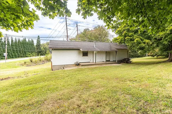 948 Outer Gray ST, Newburgh, IN 47630