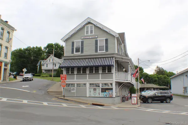 15 Railroad PL, Chester, NY 10918