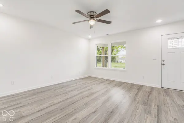 1892 Londondary WAY, North Vernon, IN 47265