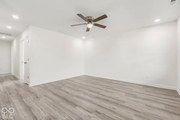 1892 Londondary WAY, North Vernon, IN 47265