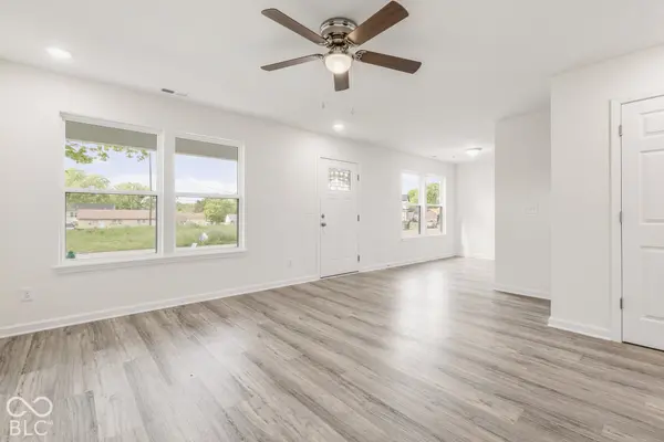 1892 Londondary WAY, North Vernon, IN 47265