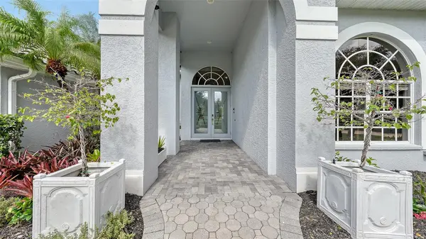 8136 REGENTS CT, University Park, FL 34201