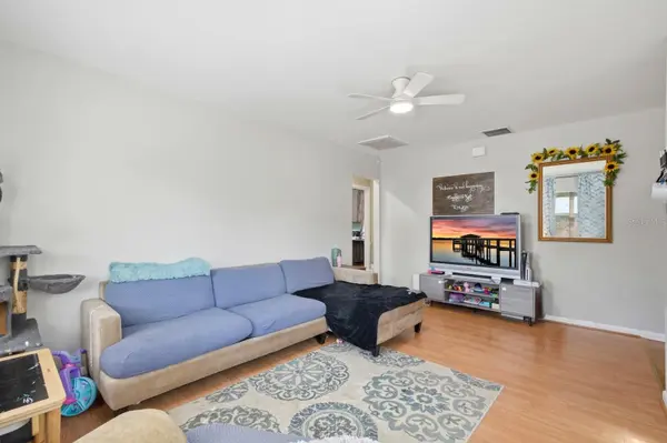 2627 MYRTLE AVE, Mims, FL 32754
