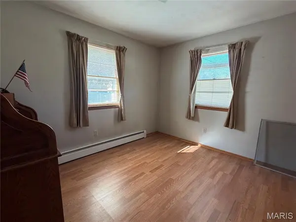 714 W Henry ST, Staunton, IL 62088