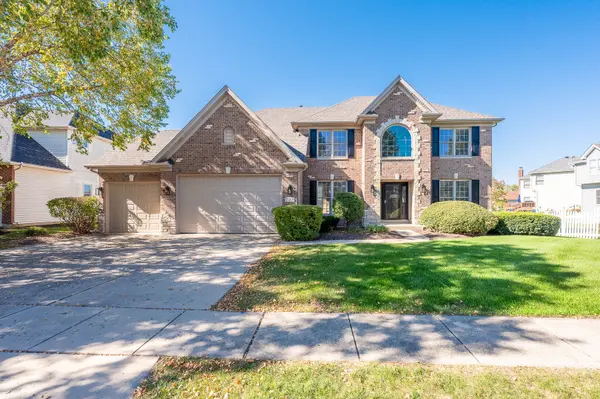 728 Waterside DR, South Elgin, IL 60177