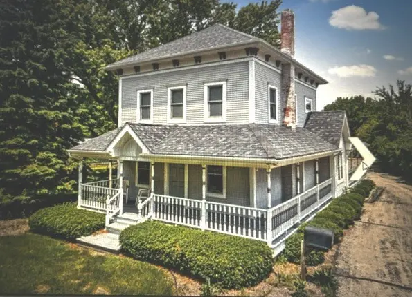 528 E Grant HWY, Marengo, IL 60152