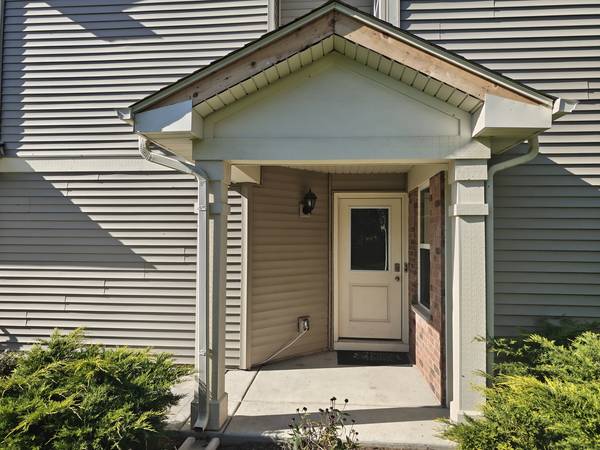1117 Amber DR, Cary, IL 60013