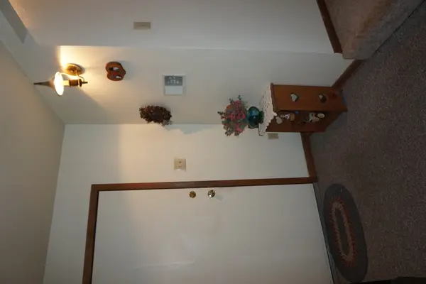 420 Sassafras DR, Valparaiso, IN 46385