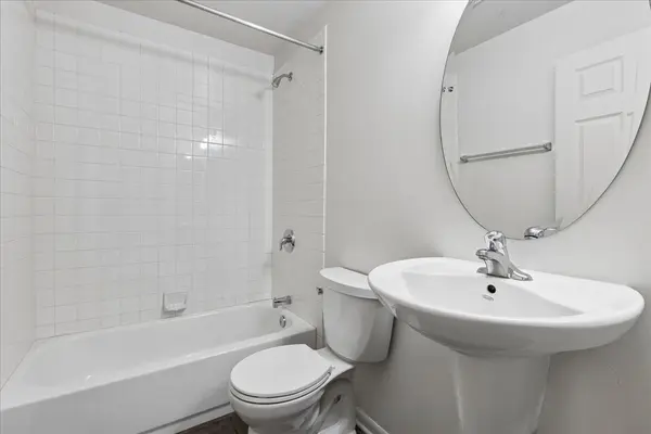 3214 N Kilbourn AVE #3, Chicago, IL 60641