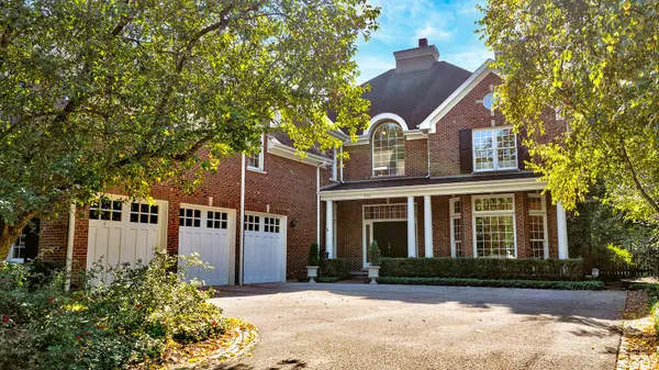 936 Fisher LN, Winnetka, IL 60093