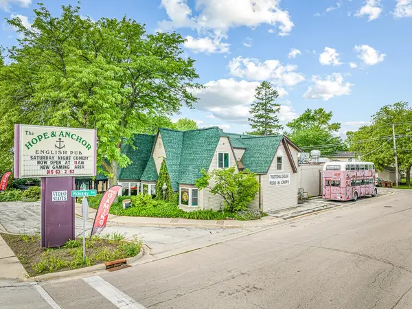 5040 N 2nd ST, Loves Park, IL 61111