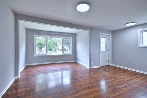123 S 12th AVE, Maywood, IL 60153