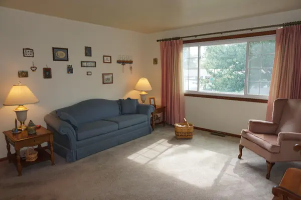 420 Sassafras DR, Valparaiso, IN 46385