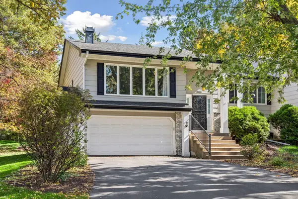 9505 Clubhouse RD, Eden Prairie, MN 55347