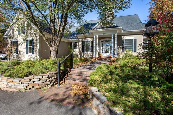 2419 Golf View DR, River Falls, WI 54022