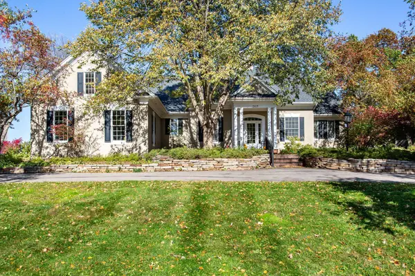 2419 Golf View DR, River Falls, WI 54022