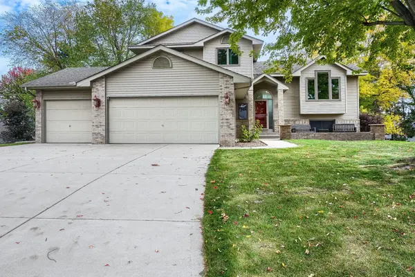 1317 Schooner CT, Woodbury, MN 55125
