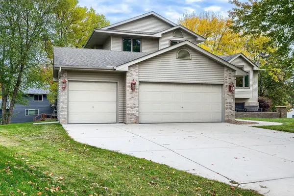 1317 Schooner CT, Woodbury, MN 55125