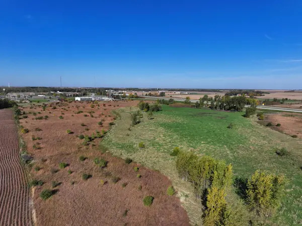 11890 390th AVE, Blue Earth, MN 56013