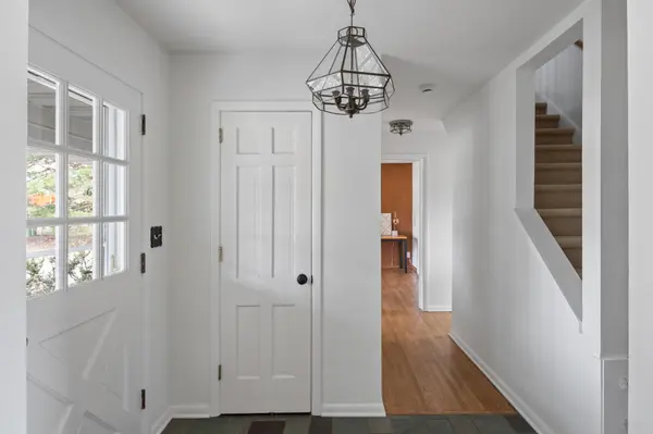 355 Margaret Circle, Wayzata, MN 55391