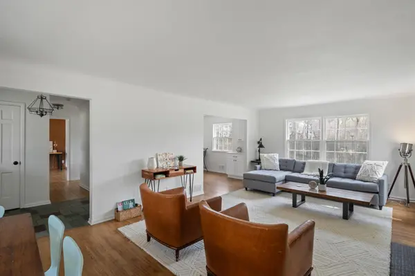 355 Margaret Circle, Wayzata, MN 55391