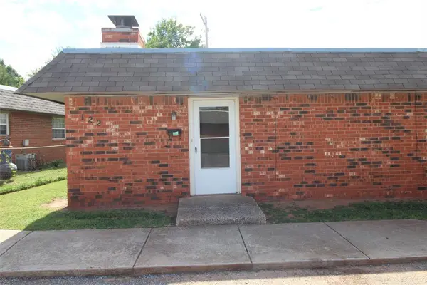 122 NE 12th ST, Moore, OK 73160
