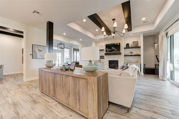 10500 Secretariat DR, Mustang, OK 73064