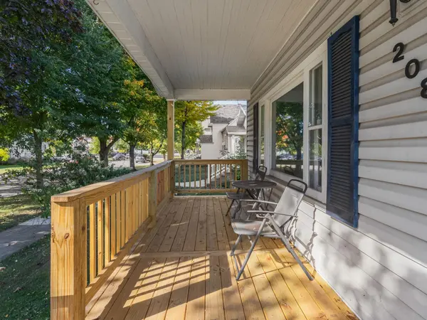 208 TERRACE AVE, Marinette, WI 54143