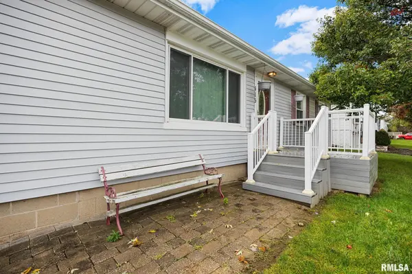 415 E ALMOND ST, Washington, IL 61571