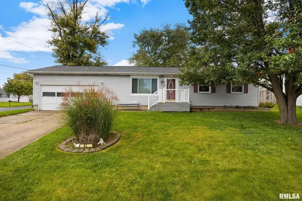 415 E ALMOND ST, Washington, IL 61571