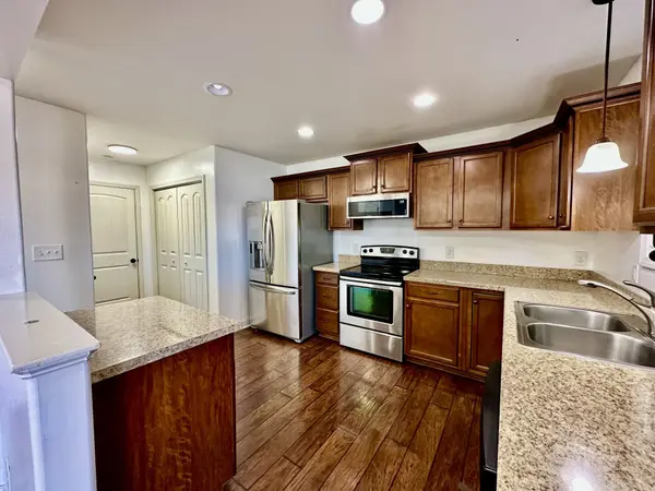 1212 Meachem Dr, Clarksville, TN 37042