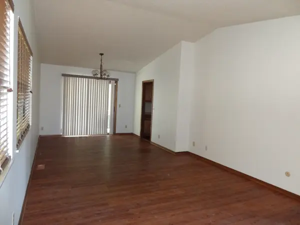 2049 S CAPRI CT., Wichita, KS 67207