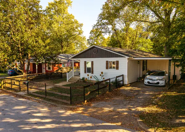 1052 W 6th ST, West Plains, MO 65775