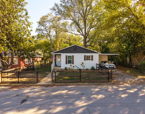 1052 W 6th ST, West Plains, MO 65775
