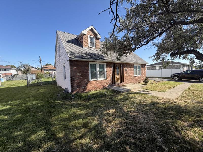 7700 W 83rd ST, Bridgeview, IL 60455