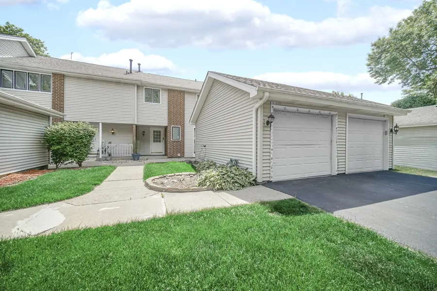 5S027 Pebble Beach CT, Naperville, IL 60563