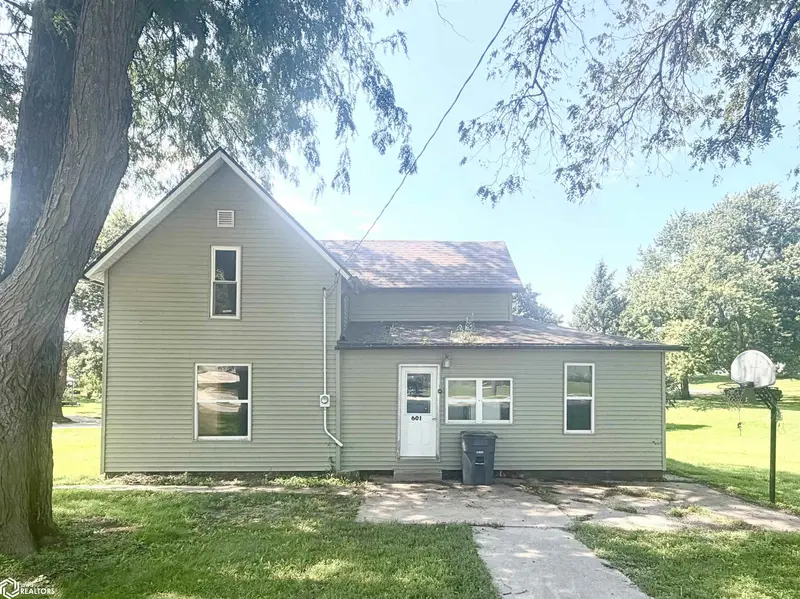 601 Cass ST, Adair, IA 50002