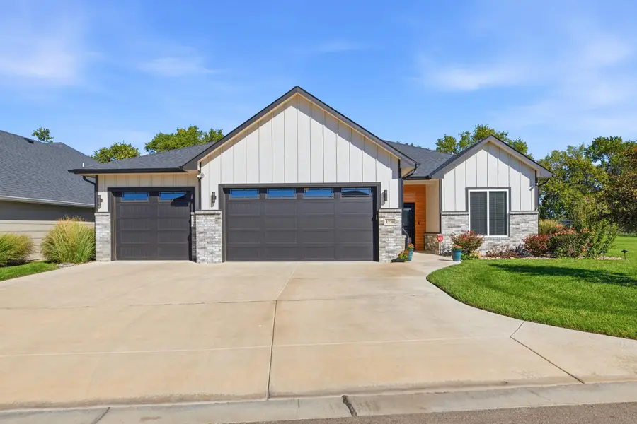 1770 N Forestview Ct, Wichita, KS 67235