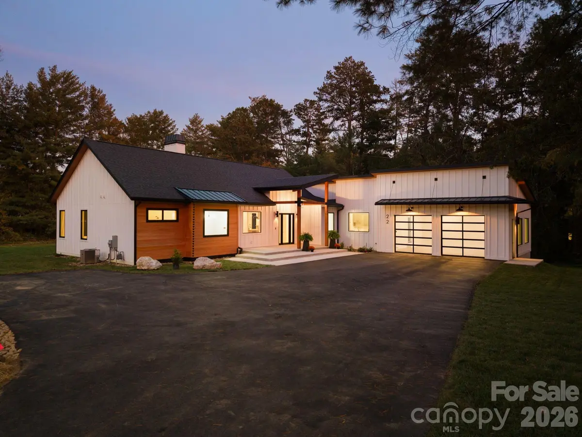22 Willowbrook RD, Asheville, NC 28805