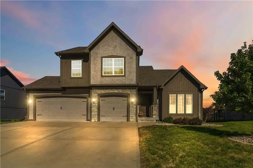1318 NE 107th TER, Kansas City, MO 64155