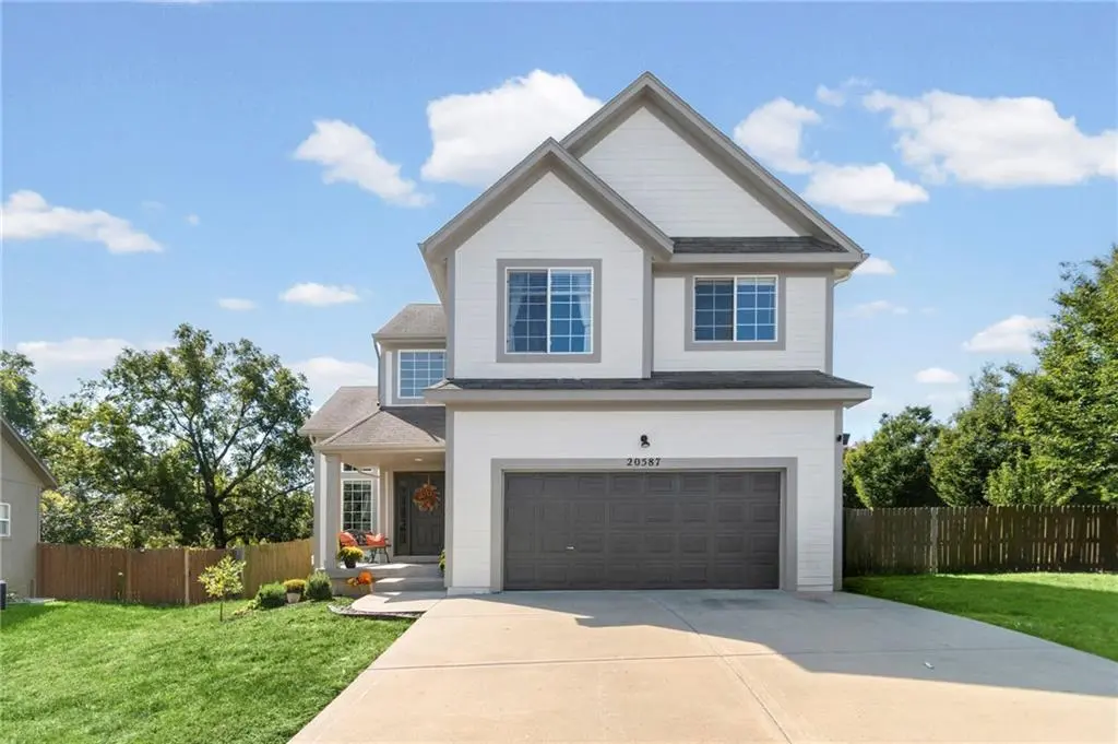 20587 W 126th TER #W, Olathe, KS 66061