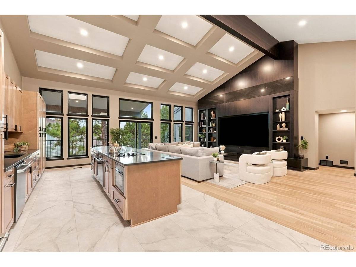 27 Beacon Hill, Greenwood Village, CO 80111