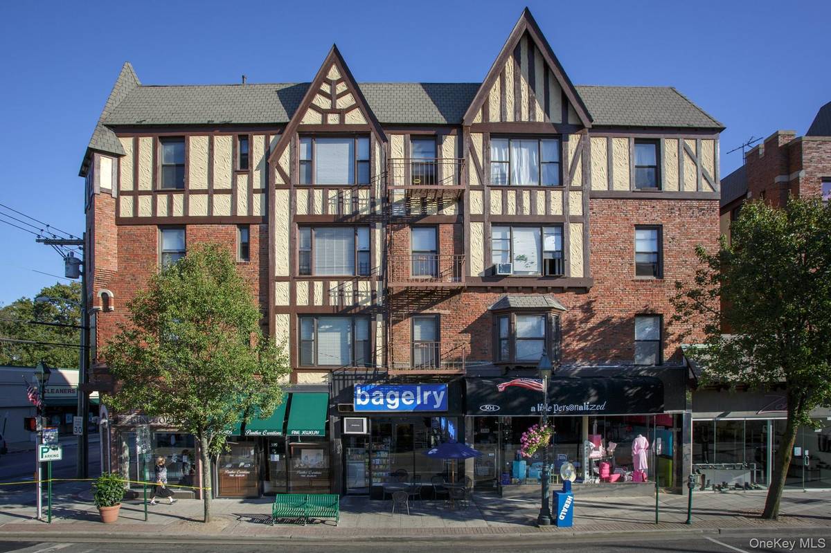 97 Cedarhurst AVE #2Q, Cedarhurst, NY 11516
