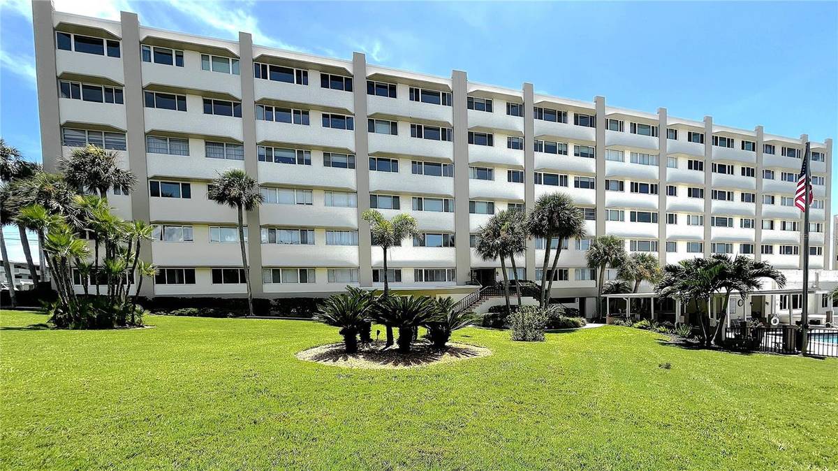 100 BLUFF VIEW DR #211A, Belleair Bluffs, FL 33770